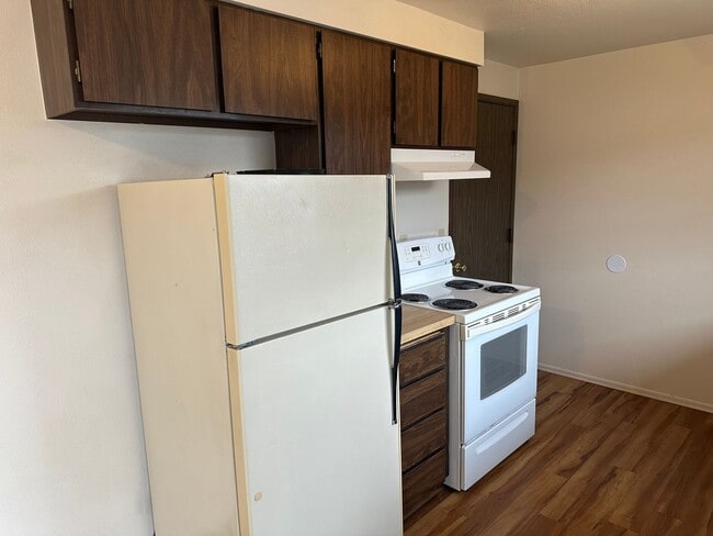 Building Photo - Great single level 2 bed/1 bath duplex in Thurston!