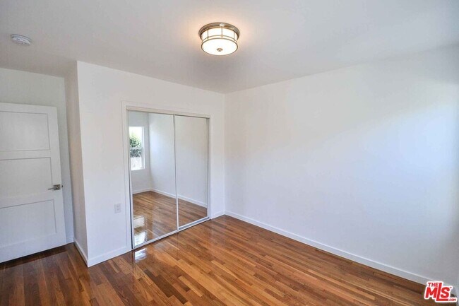 Building Photo - 2725 Bagley Ave