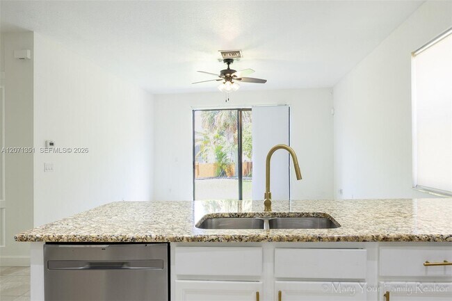 Building Photo - 3841 Aspen Leaf Dr