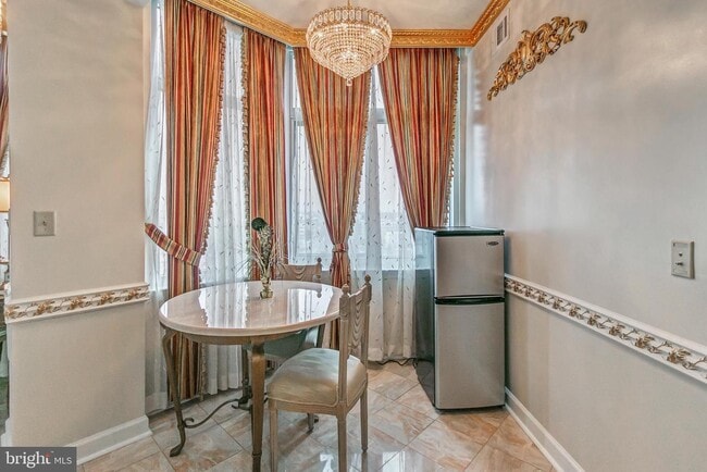 Building Photo - 5750 Bou Ave