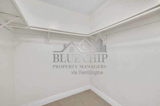 Building Photo - 5322 Jade St