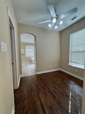 Building Photo - 9101 Forest Hills Dr