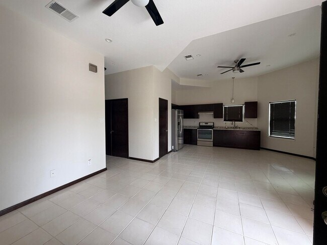 Building Photo - 105 Margaret Ln