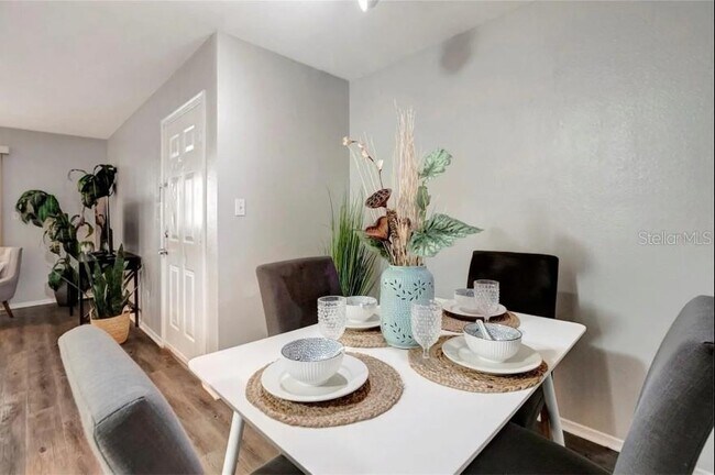 Building Photo - 1400 Gandy Blvd N