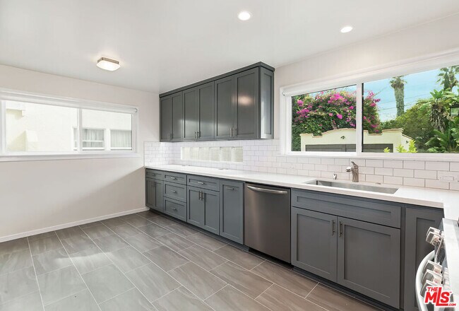 Building Photo - 6348 Colgate Ave