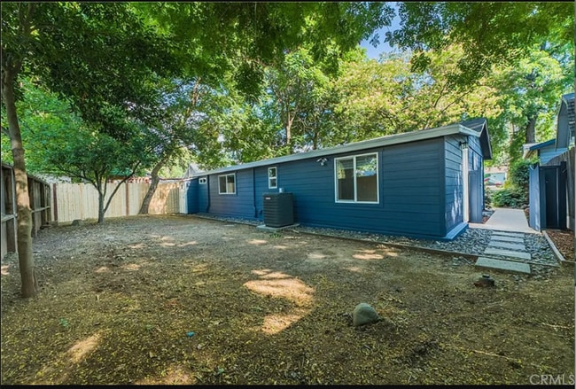 Building Photo - Great Home Close to All