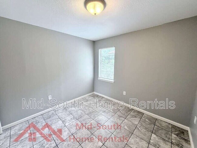 Building Photo - 4400 Elmridge St
