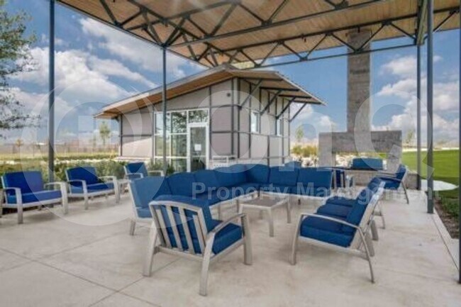 Building Photo - 3508 Covedale Blvd