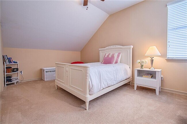 Building Photo - 12500 Calistoga Way