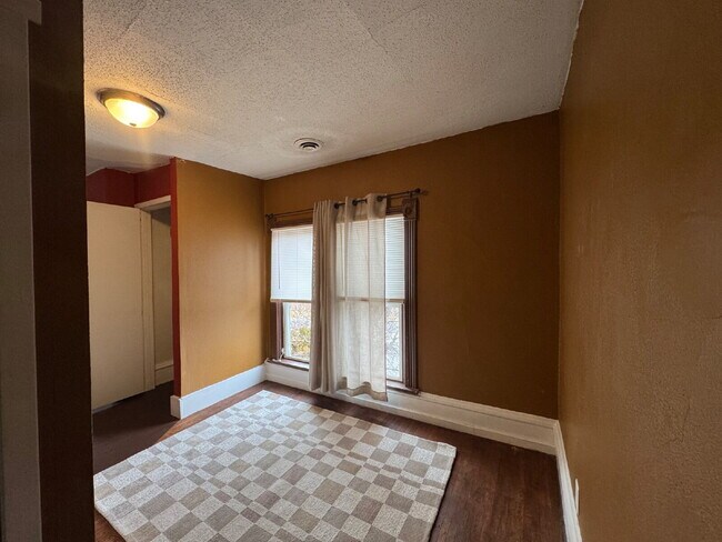 Building Photo - 3429 2nd Ave S