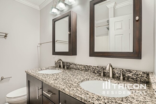 Building Photo - 15510 Robsart Ct