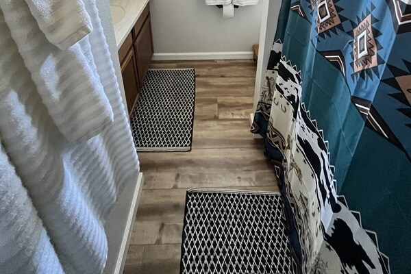 Building Photo - 7265 N Bridle Path