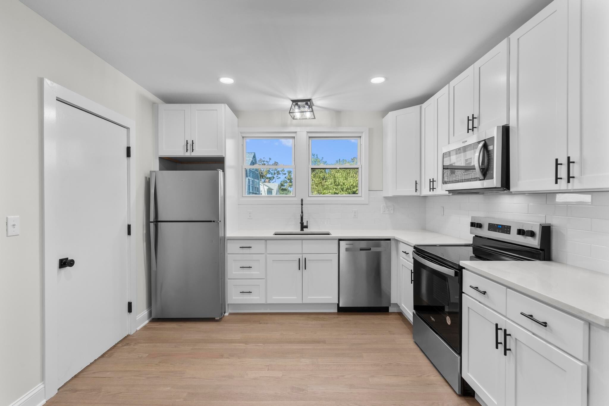 Building Photo - 1070 Whitney Ave