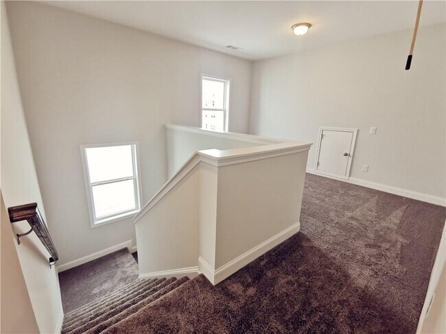 Building Photo - 2665 Whistler Wy NE