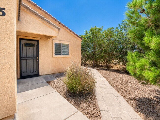 Building Photo - COOL SHADE, COZY LIVING, CONVENIENT LOCATION