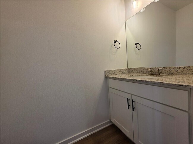 Building Photo - 1002 N Crater Ave