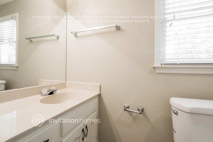 Building Photo - 5130 Brownwood Dr