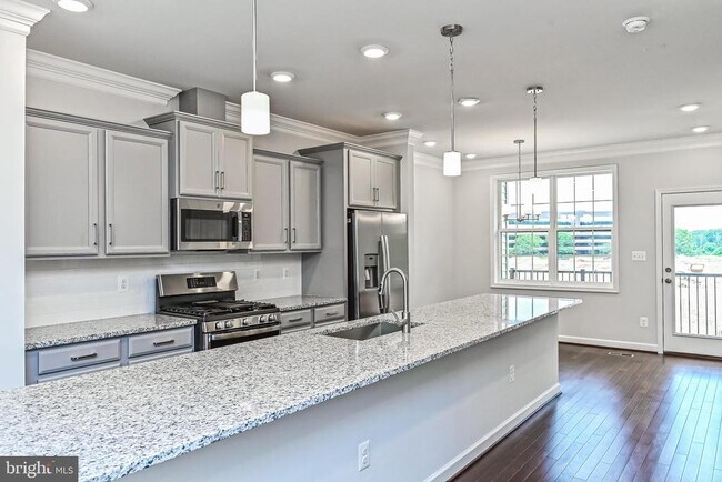 Building Photo - 4404 Fair Lakes Ct