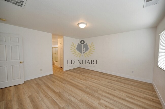 Building Photo - 6083 E Andrews Ave