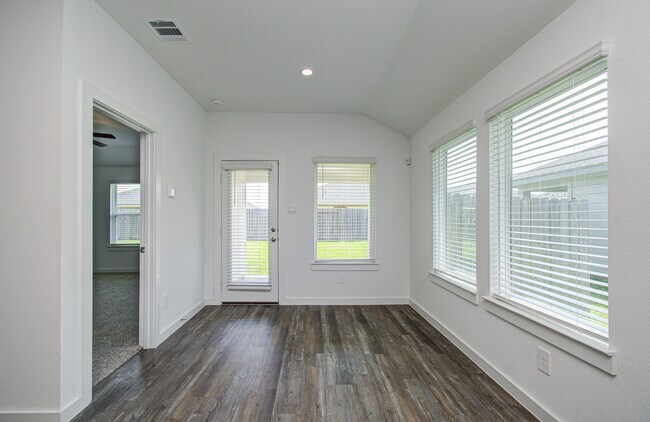 Building Photo - 1130 Desert Willow Dr