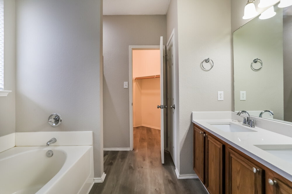 Building Photo - 4924 Cape St