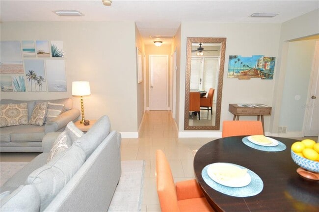 Building Photo - 3873 Pompano Dr SE