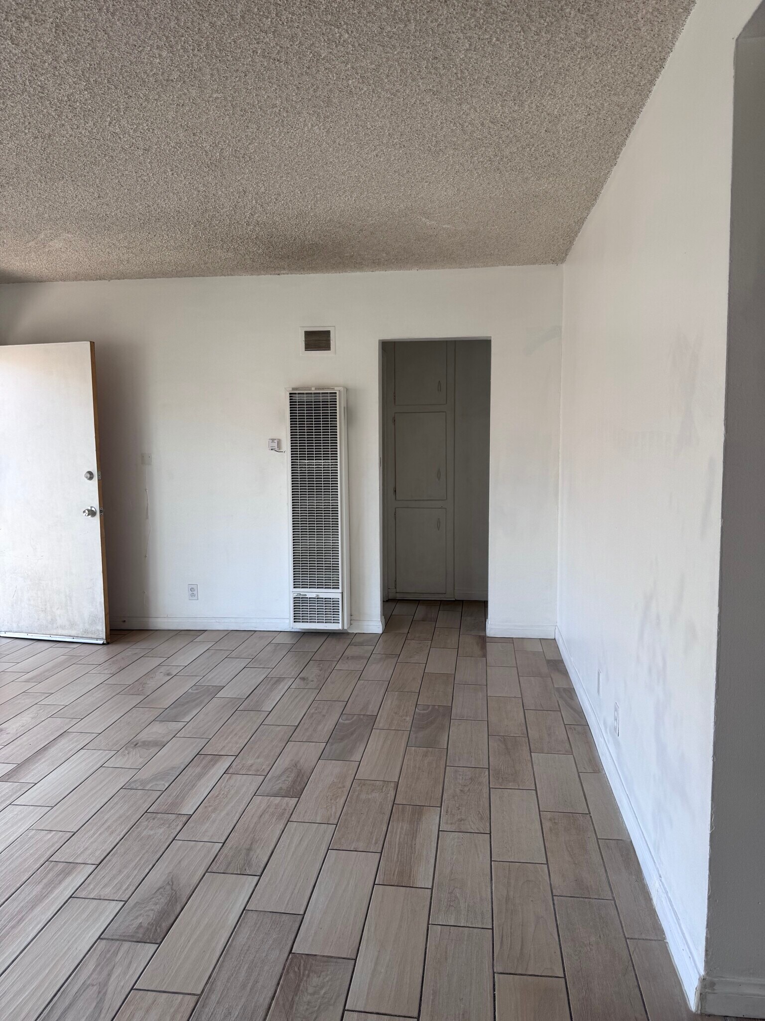 Building Photo - 2770 Glenwood Pl