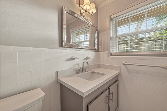 Building Photo - 5215 Stillbrooke Dr