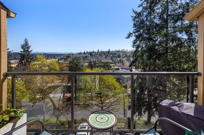 Building Photo - Mercer Island Condo