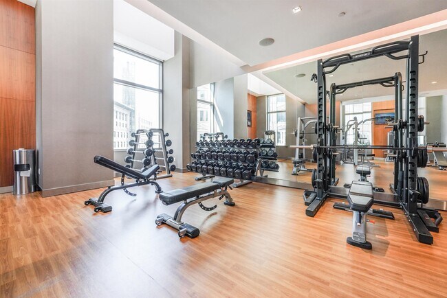 Building Photo - 99 Hudson St