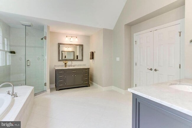 Building Photo - 9110 Sterling Montague Dr