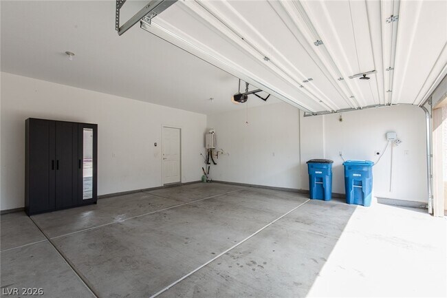 Building Photo - 8045 Skye Foxx St
