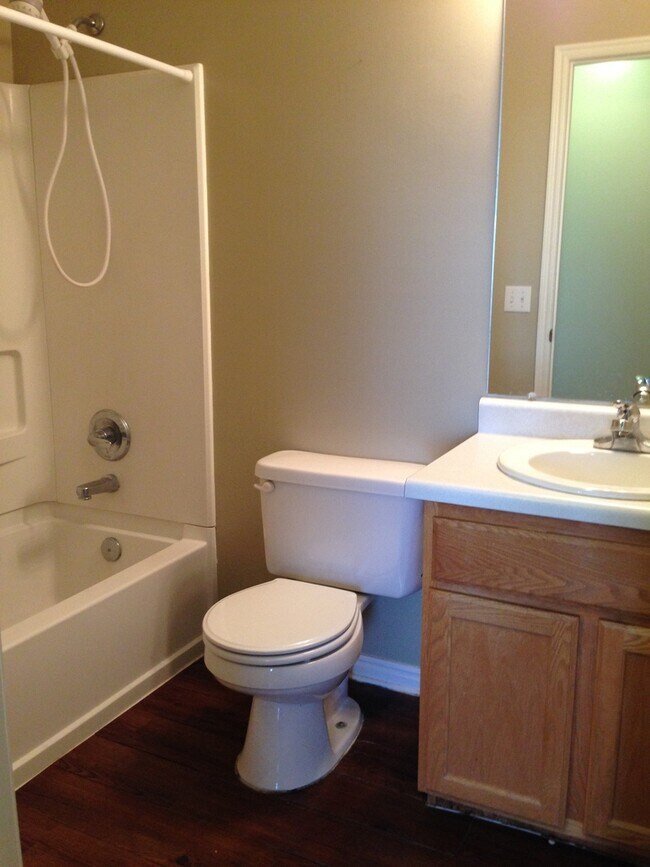 Building Photo - 1204 Torwood Ct