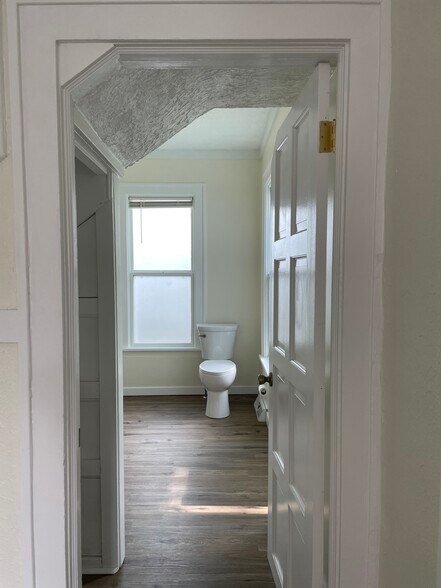 Building Photo - 26 Hoffman Ave