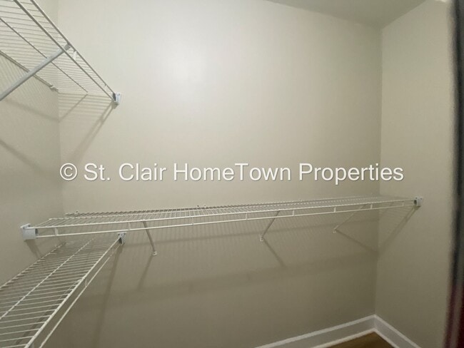 Building Photo - Great Family Home