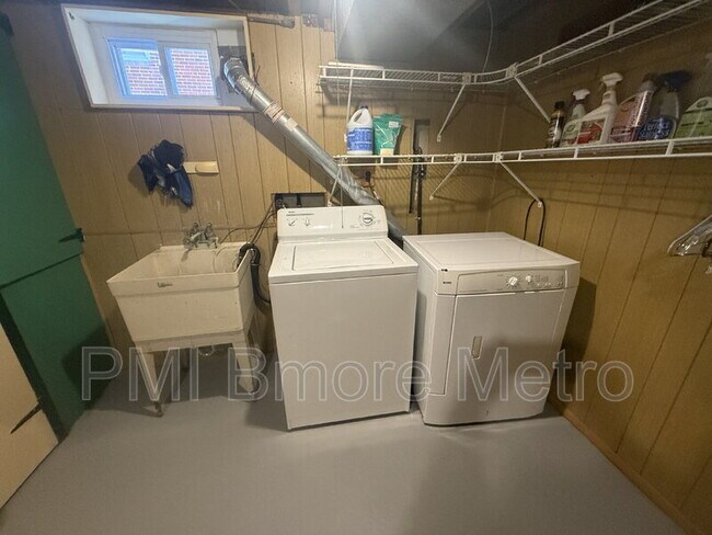 Building Photo - 3609 Woodlea Ave