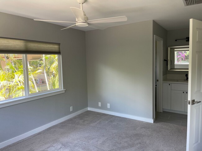 Building Photo - 2745 Puu Hoolai St