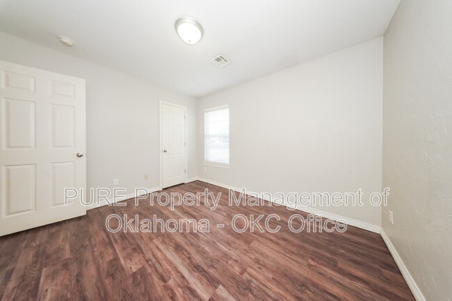 Building Photo - 7921 Azurewood Dr