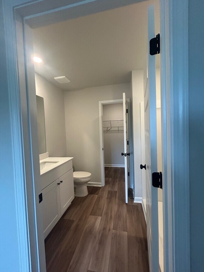 Building Photo - 321 Sweet Vernal St