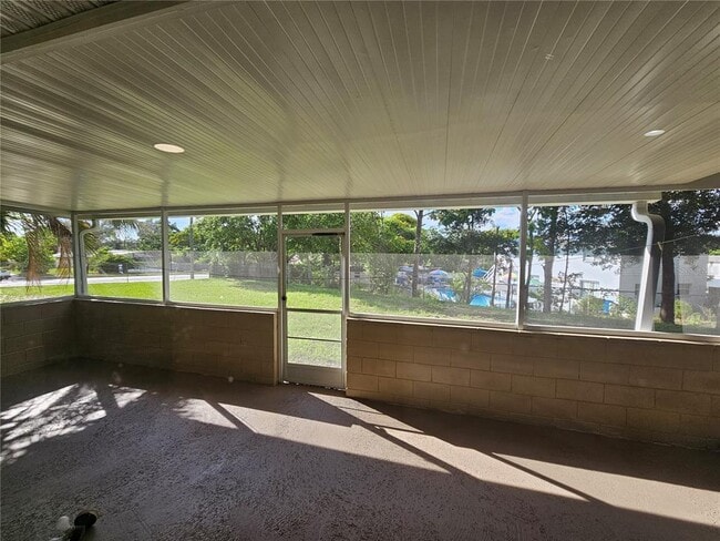 Building Photo - 6623 Swyear Ct