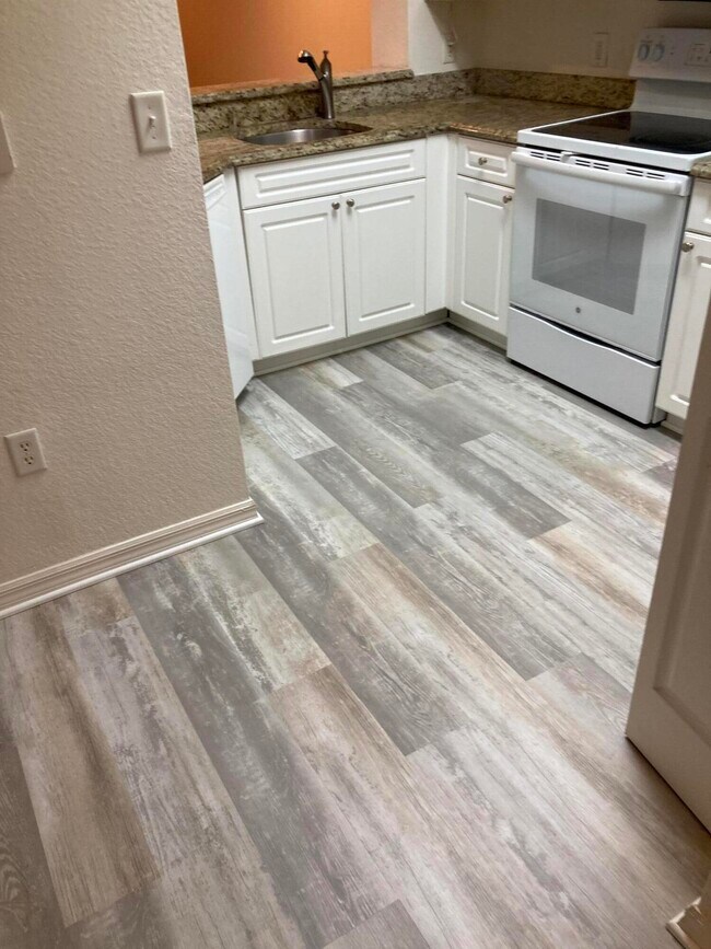 Building Photo - 3018 Alcazar Pl