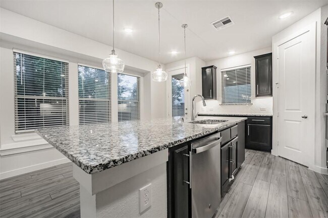 Building Photo - 27028 Hidden Rock Ct