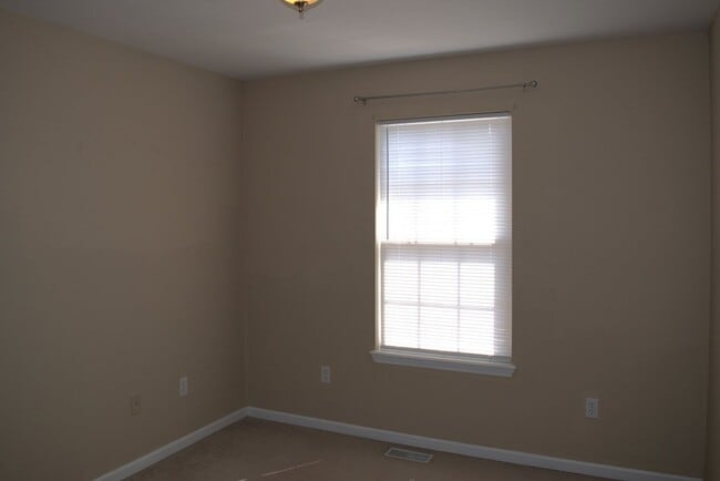Building Photo - 101 Amazon Dr