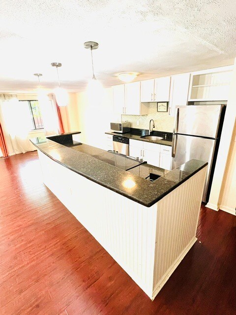 Kitchen Area - 66 N St