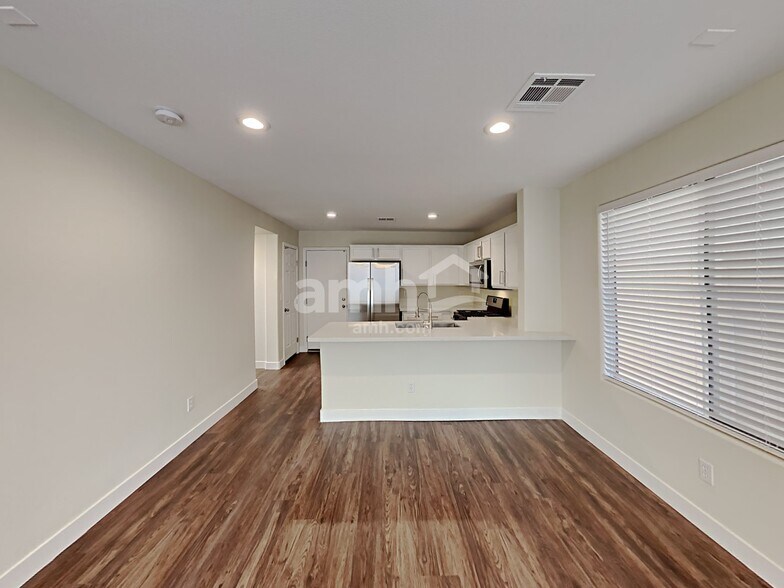 Building Photo - 9438 Havasu Canyon Ave