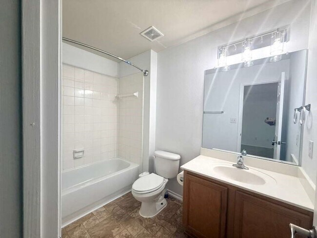 Building Photo - 3217 Judge Holland Ln