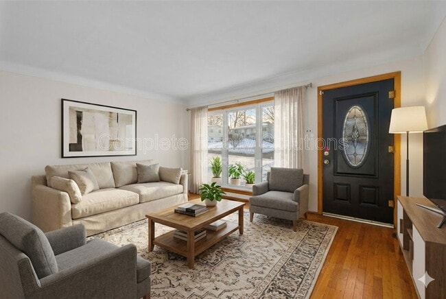 Building Photo - 10044 Pepper Ln