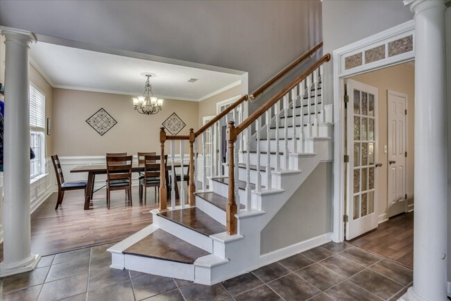 Building Photo - 5 bedroom/3.5 bathroom home in Evans with ...