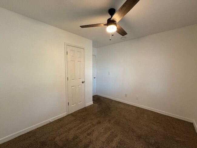 Building Photo - Renovated Single Family Home!