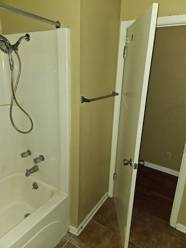 Building Photo - 168 Janice Ln